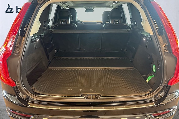 Volvo XC90 11 of 30