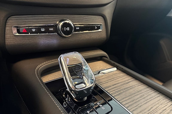 Volvo XC90 18 of 30