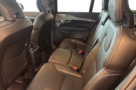Volvo XC90 12 of 30