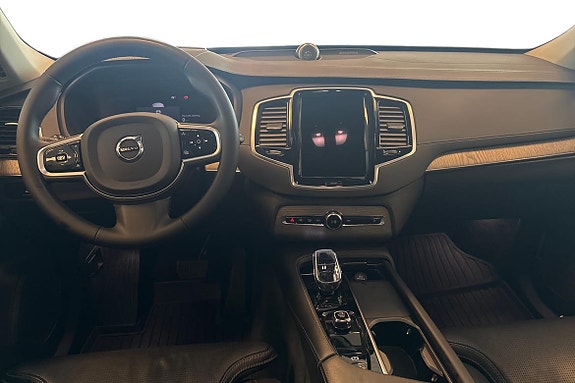 Volvo XC90 9 of 30