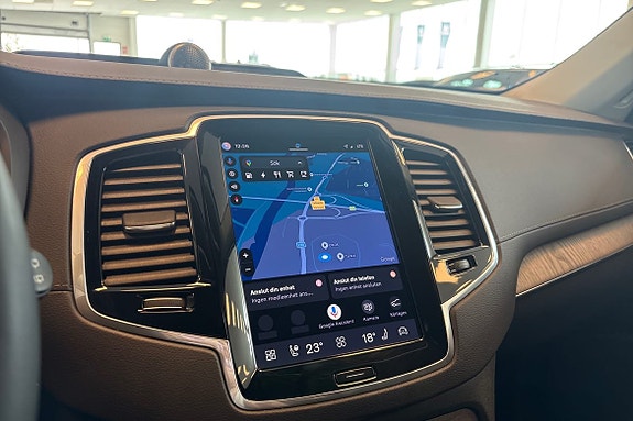 Volvo XC90 15 of 30