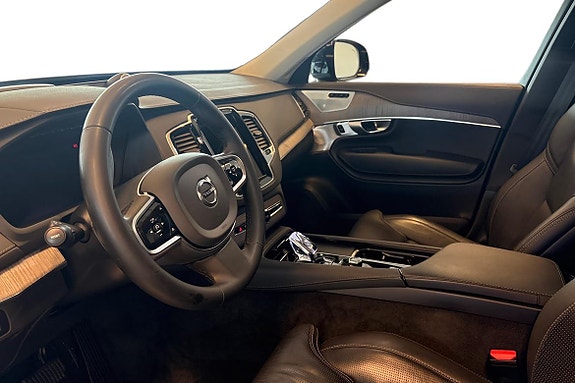 Volvo XC90 14 of 30