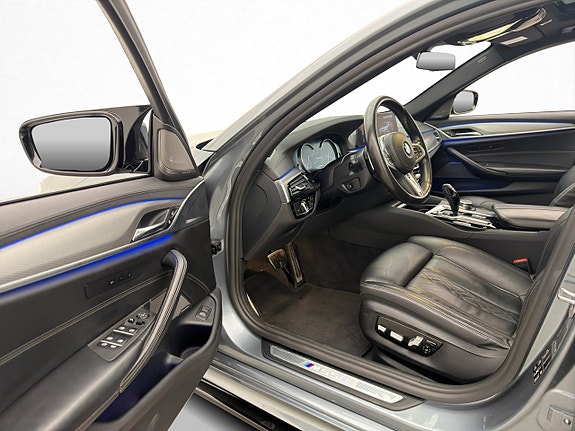 BMW M550i 11 of 30