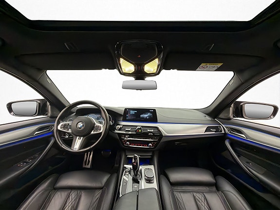 BMW M550i 15 of 30