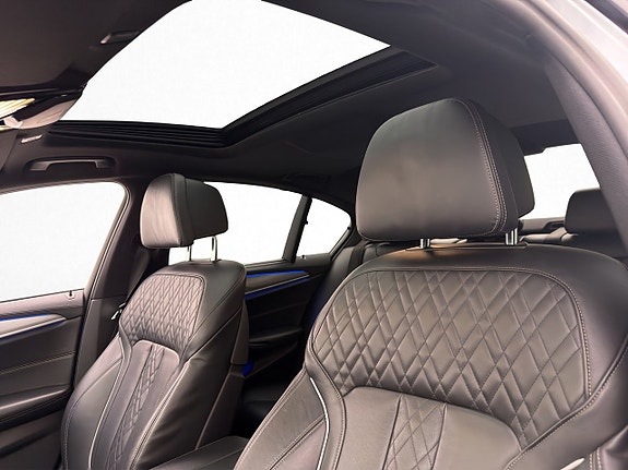 BMW M550i 14 of 30