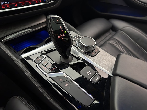 BMW M550i 30 of 30