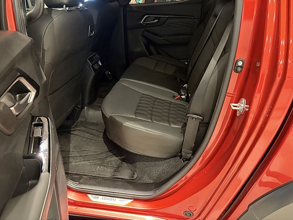 Isuzu D-max 3 of 11