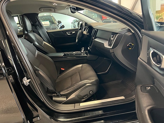 Volvo V60 10 of 22
