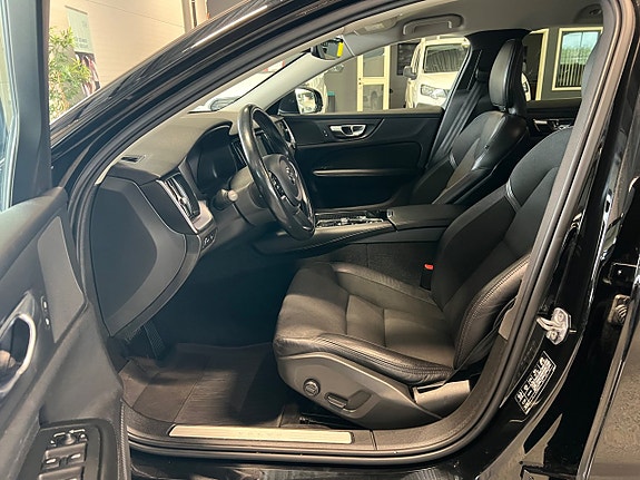 Volvo V60 16 of 22
