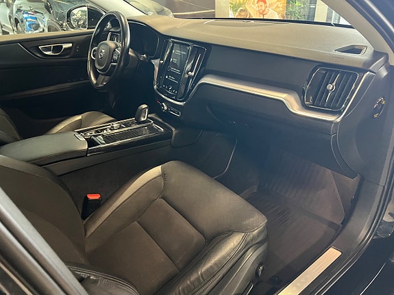 Volvo V60 11 of 22