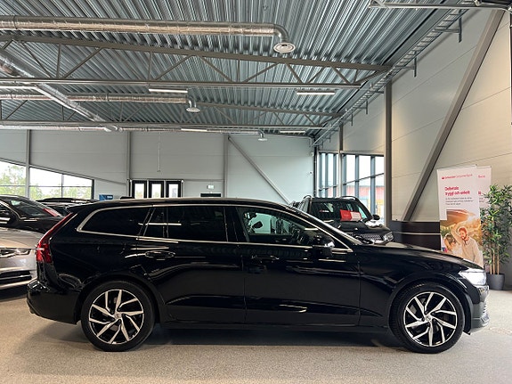 Volvo V60 2 of 22