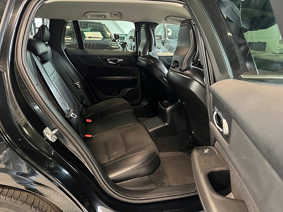 Volvo V60 14 of 22
