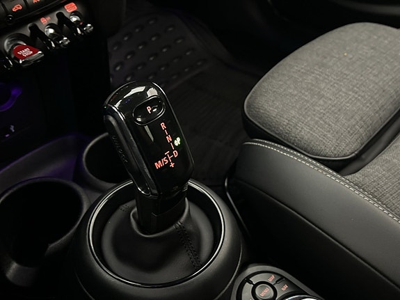 MINI Cooper S 25 of 30