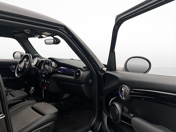 MINI Cooper S 13 of 30