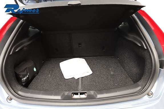 Volvo V40 Cross Country 20 of 25