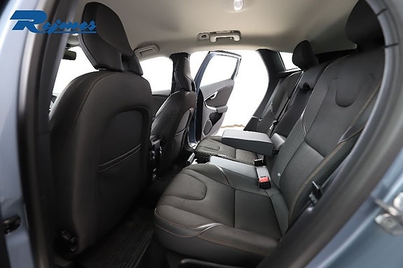 Volvo V40 Cross Country 15 of 25