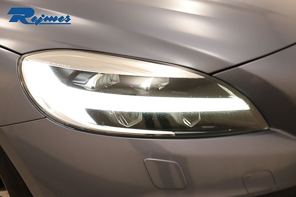 Volvo V40 Cross Country 7 of 25