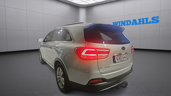 Kia Sorento 3 of 8