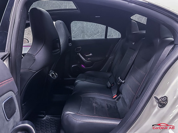 Mercedes-Benz CLA250 e 17 of 25