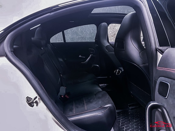 Mercedes-Benz CLA250 e 16 of 25