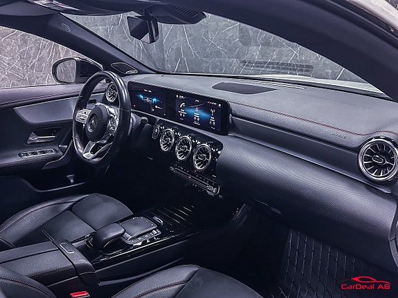Mercedes-Benz CLA250 e 14 of 25