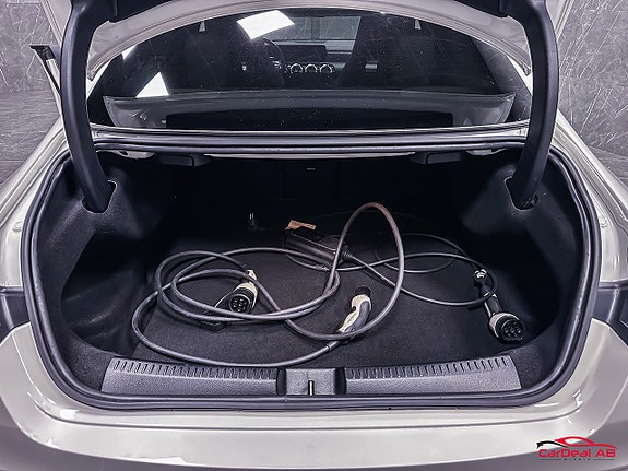 Mercedes-Benz CLA250 e 18 of 25