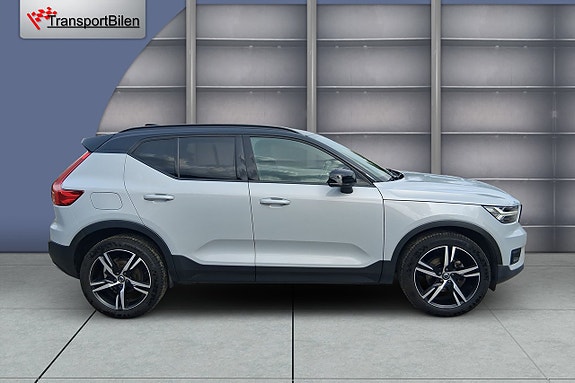 Volvo XC40 6 of 17