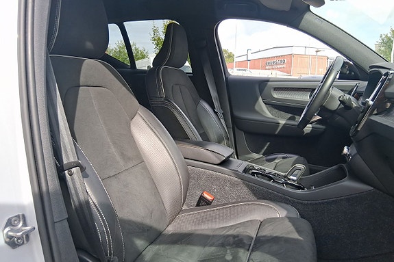 Volvo XC40 13 of 17