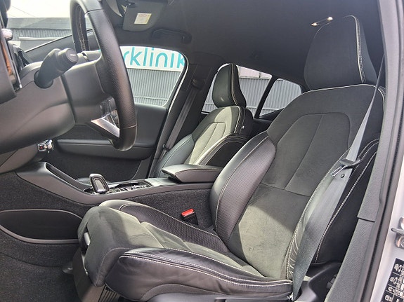 Volvo XC40 14 of 17
