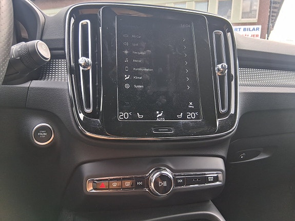 Volvo XC40 16 of 17