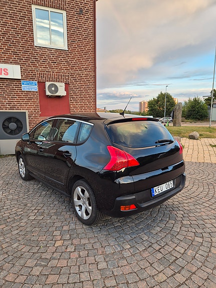 Peugeot 3008 3 of 4