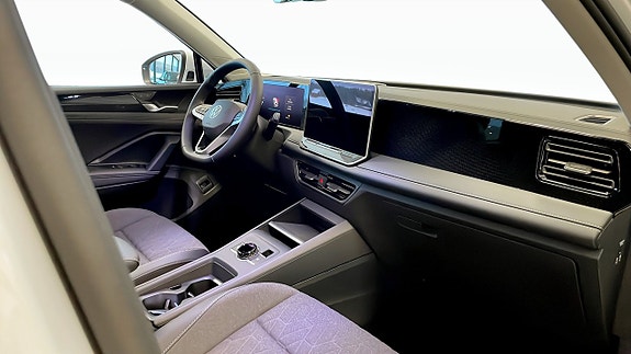 Volkswagen Tiguan 12 of 15