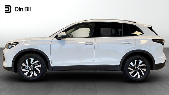 Volkswagen Tiguan 3 of 15