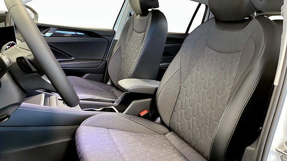 Volkswagen Tiguan 9 of 15