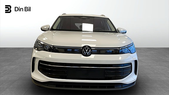 Volkswagen Tiguan 5 of 15