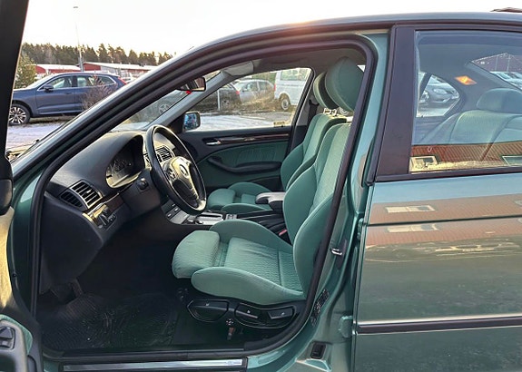 BMW 318i 4 of 10