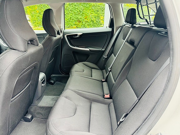 Volvo XC60 7 of 25