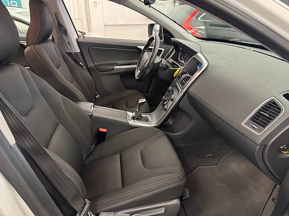 Volvo XC60 17 of 25
