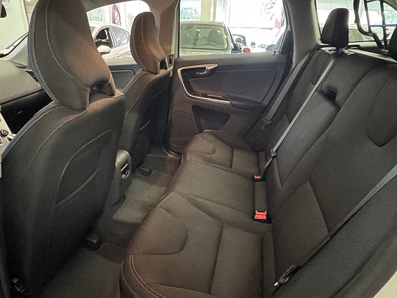 Volvo XC60 19 of 25