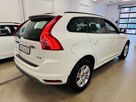 Volvo XC60 15 of 25