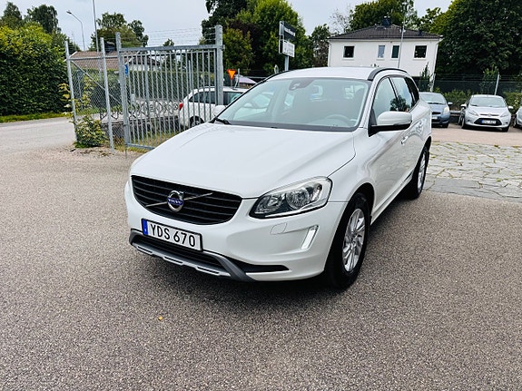 Volvo XC60 2 of 25