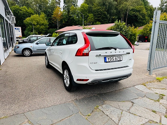 Volvo XC60 4 of 25