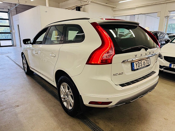 Volvo XC60 16 of 25