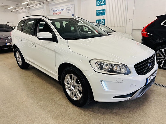 Volvo XC60 13 of 25