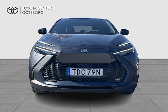 Toyota C-HR 6 of 12