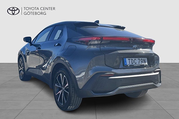 Toyota C-HR 3 of 12