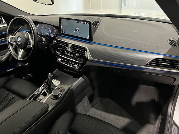 BMW 530e 14 of 29
