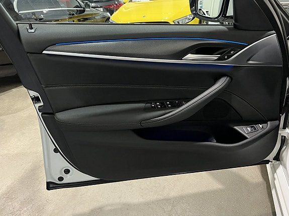 BMW 530e 8 of 29