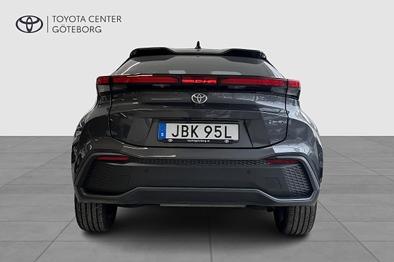 Toyota C-HR 6 of 13