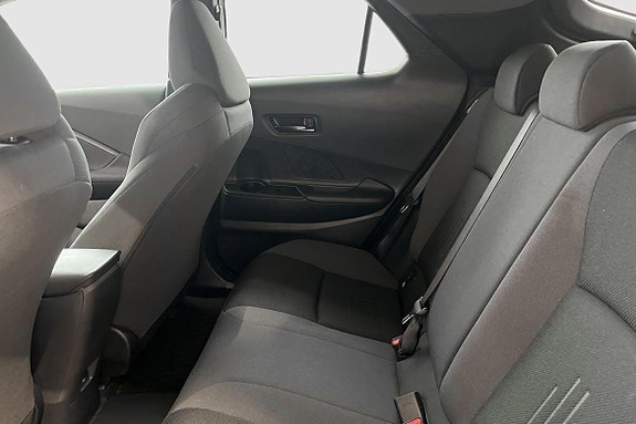 Toyota C-HR 9 of 13